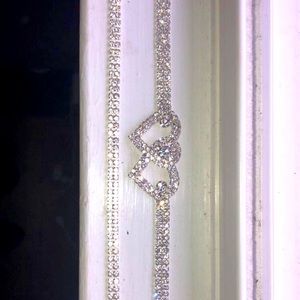 Brand new anklets only worn once got them as a gift